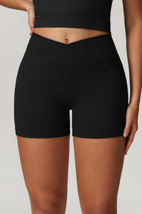 Nahtlose Shorts mit V-Taille